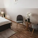 Clicktheflat Gdanski Center Prestige Homestay *