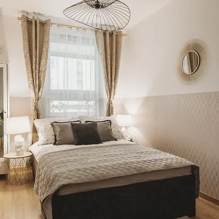 Clicktheflat Gdanski Center Prestige Quarto em Acomodações Particulares Varsóvia